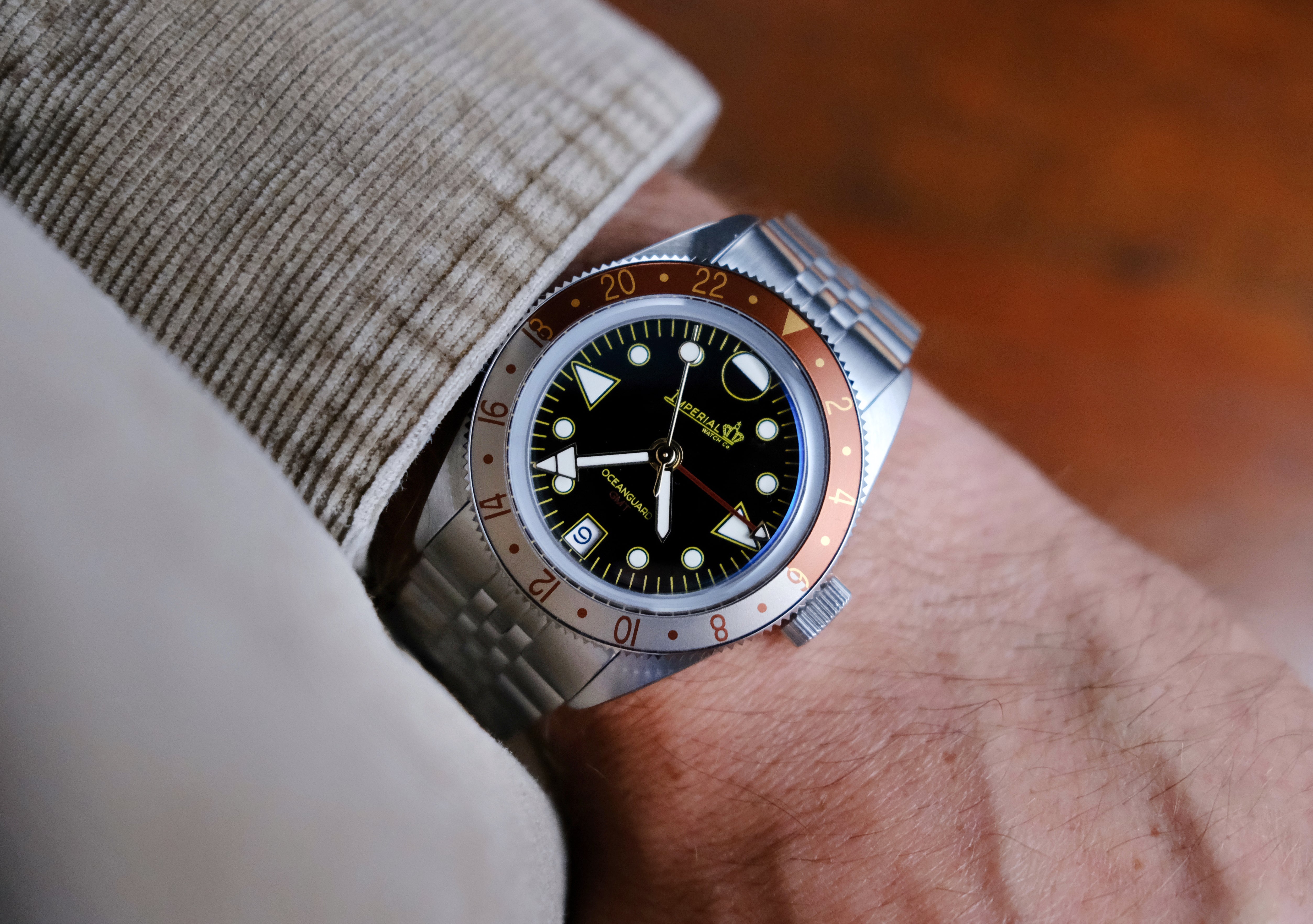 Oceanguard GMT - Jet Black w/ Rootbeer Bezel