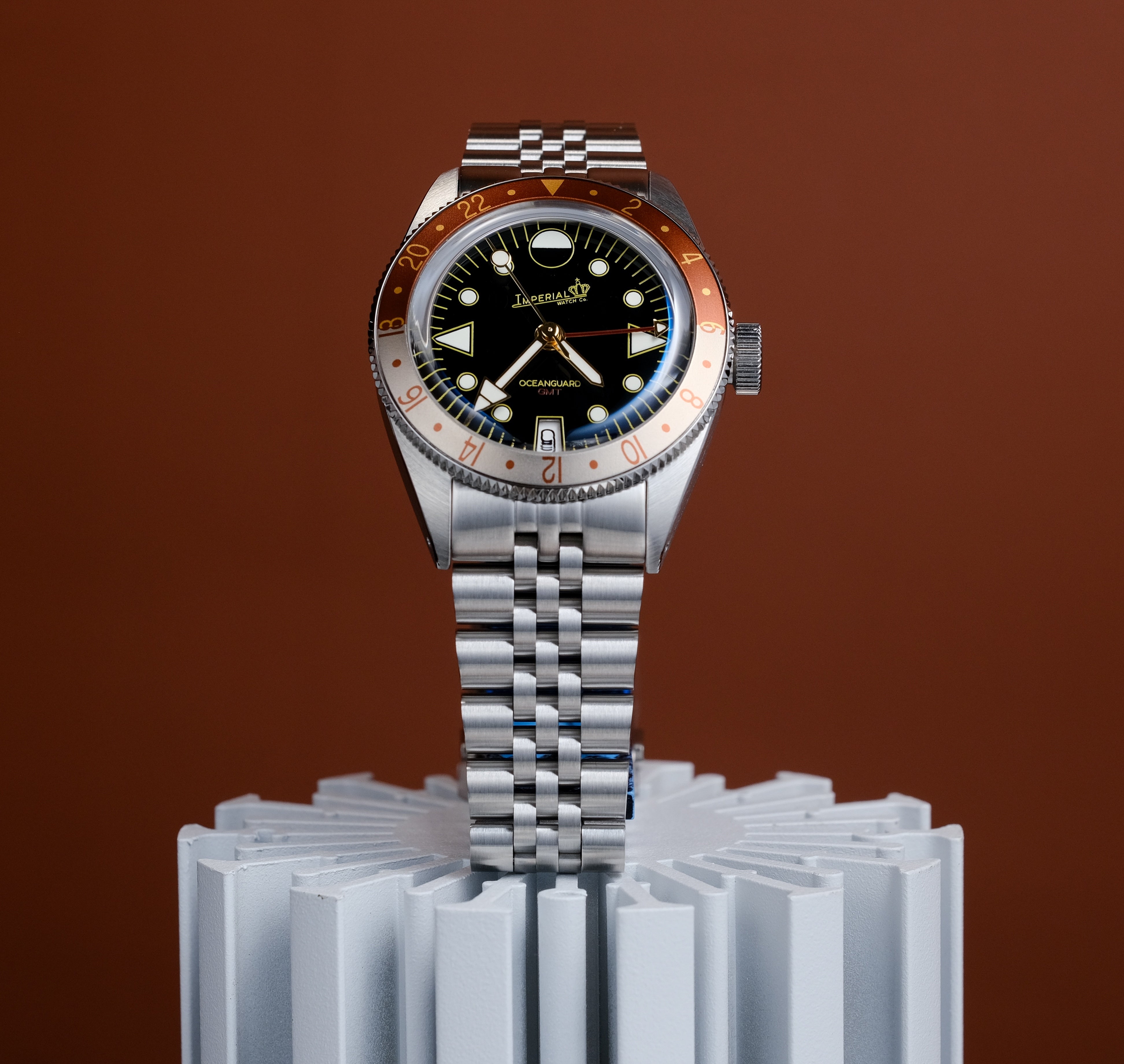 Oceanguard GMT - Jet Black w/ Rootbeer Bezel